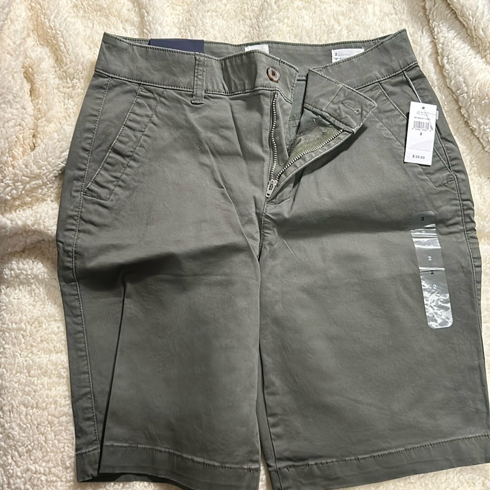 GAP Bermuda 9” short